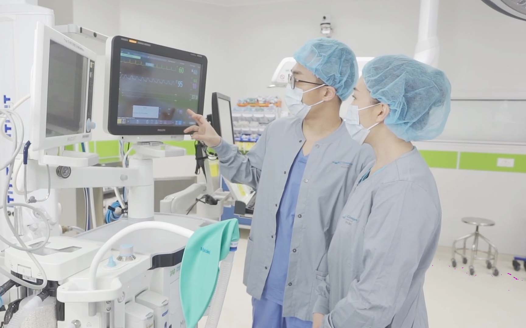 港怡醫院特設的護理導師（Nurse Educator, NE）職位，讓導師可全情投入培訓護士人才，而不會如其他私營醫院一樣，由較資深的醫護兼任帶教工作。