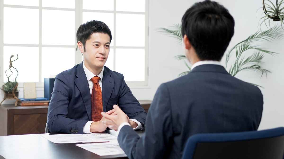 Ilustrasi suasana interview IT support perusahaan swasta. (Sumber: Envato)