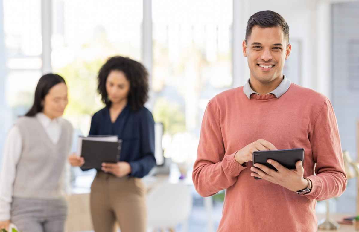 Ilustrasi prospek karier CRM specialist. (Sumber: Envato)