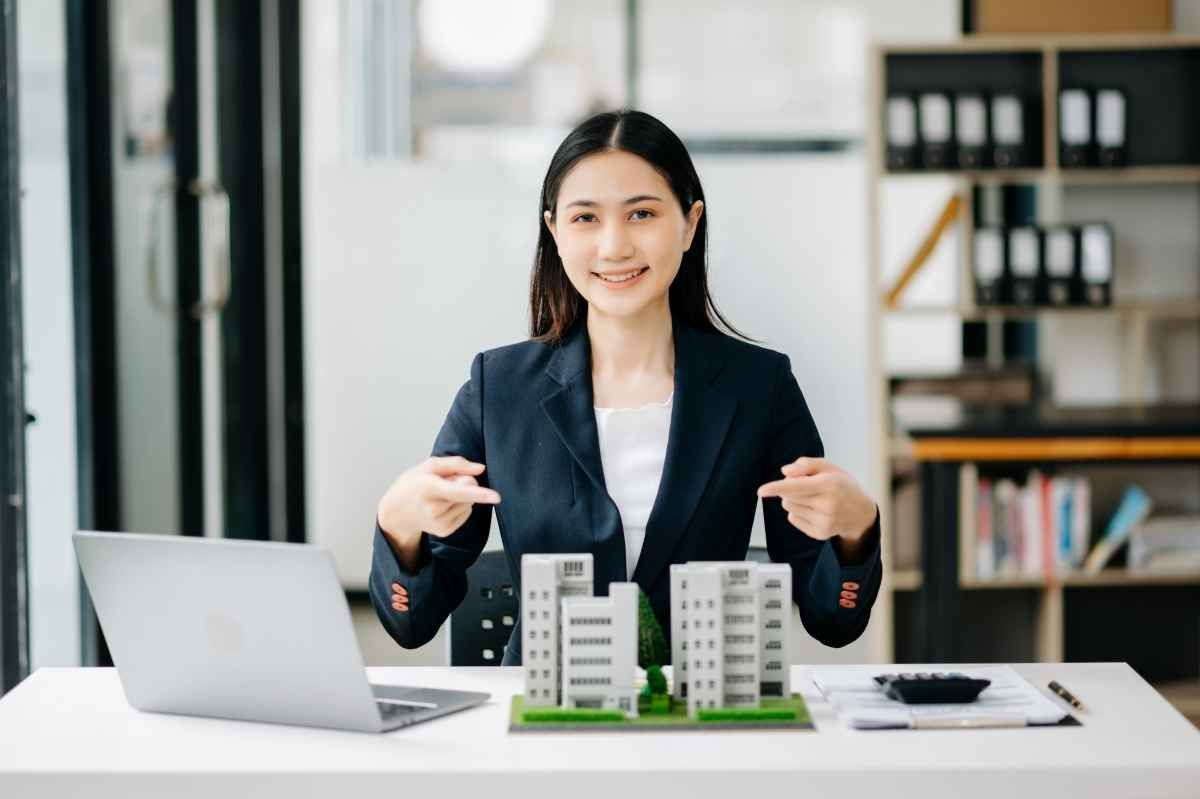 Ilustrasi pekerjaan di bidang properti. (Sumber: Envato)