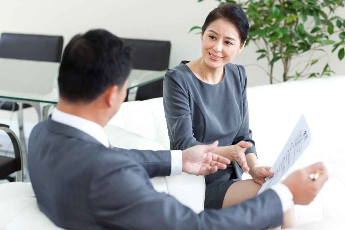 Ilustrasi suasana interview personal asisten. (Sumber: Envato)