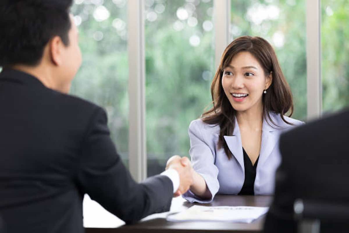 Ilustrasi dampak negatif overconfidence saat interview kerja. (Sumber: Pexels)