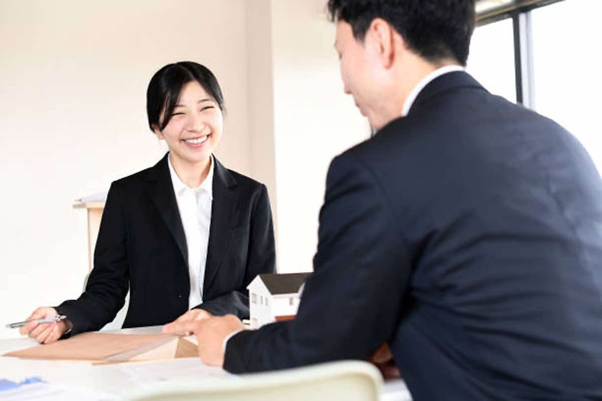Ilustrasi cara mengatasi overconfidence saat interview kerja. (Sumber: Pexels)