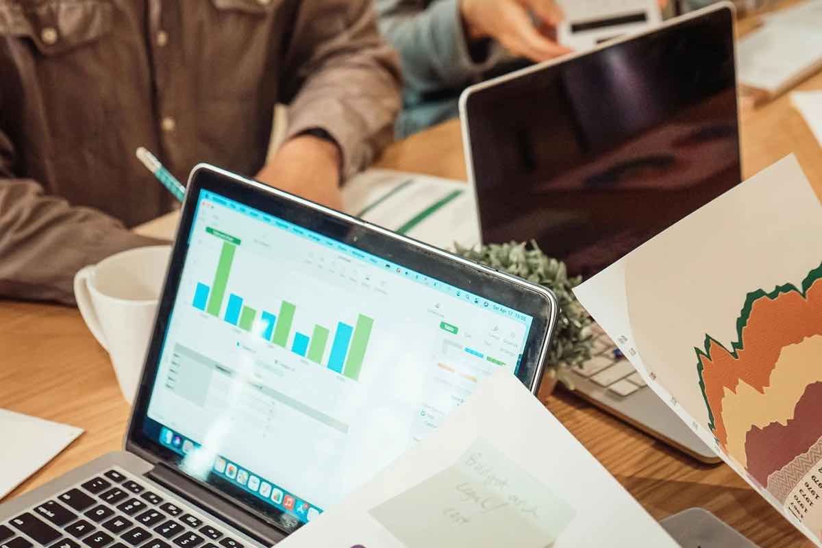 Ilustrasi kisaran gaji CRM Specialist. (Sumber: Pexels)