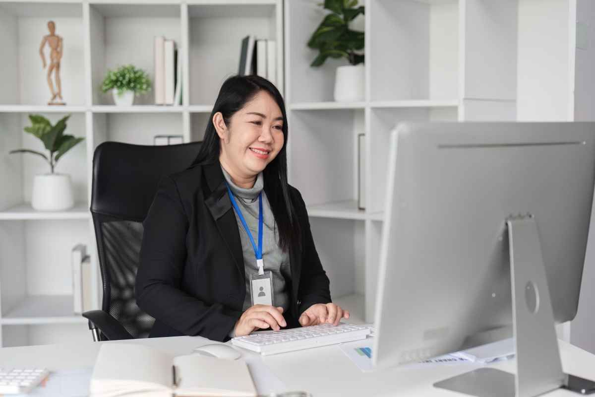 Ilustrasi tugas account officer perbankan. (Sumber: Envato)