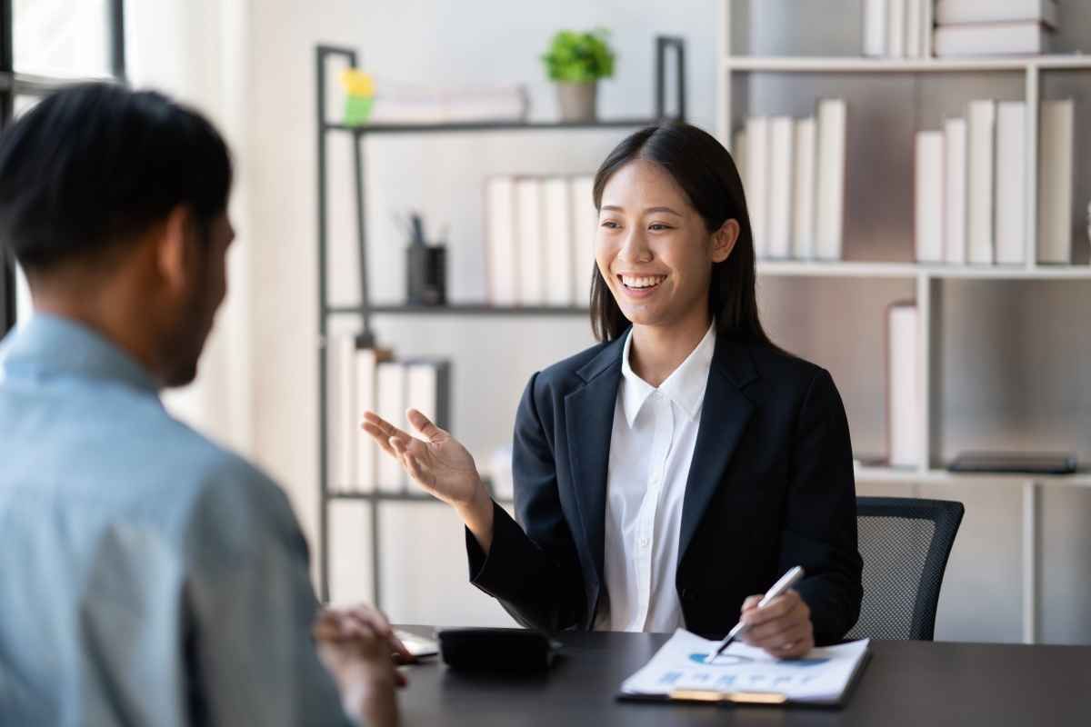 Ilustrasi suasana interview housekeeping hotel. (Sumber: Envato)