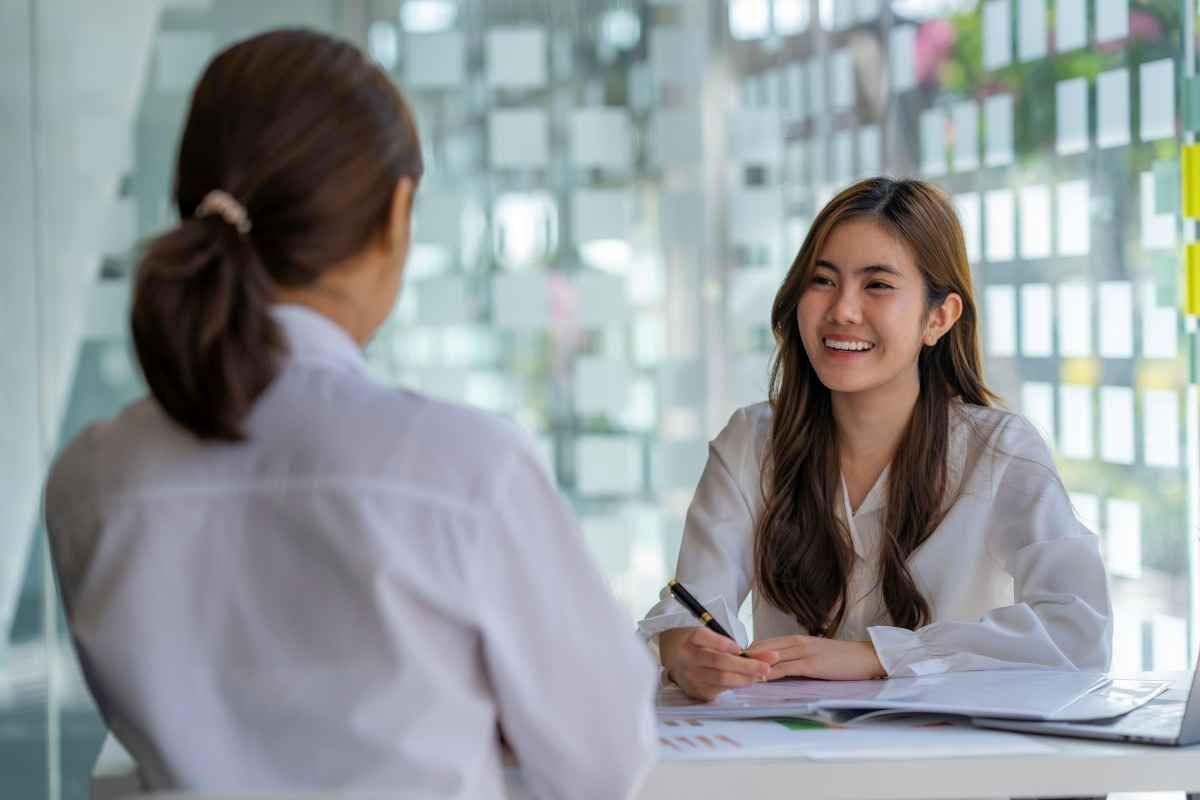 Ilustrasi suasana interview di klinik kecantikan. (Sumber: Envato)