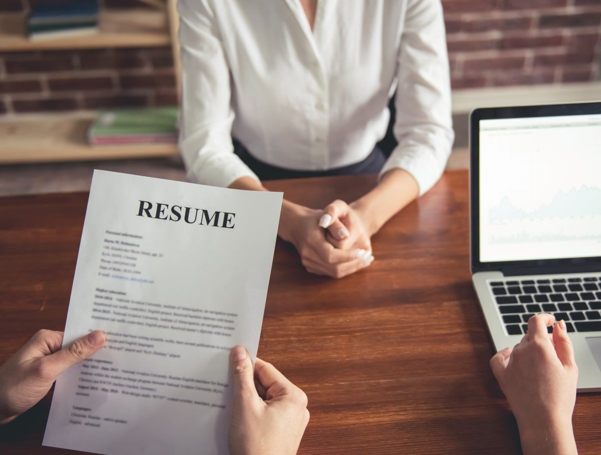 Ilustrasi contoh resume lamaran kerja. (Sumber: Envato)